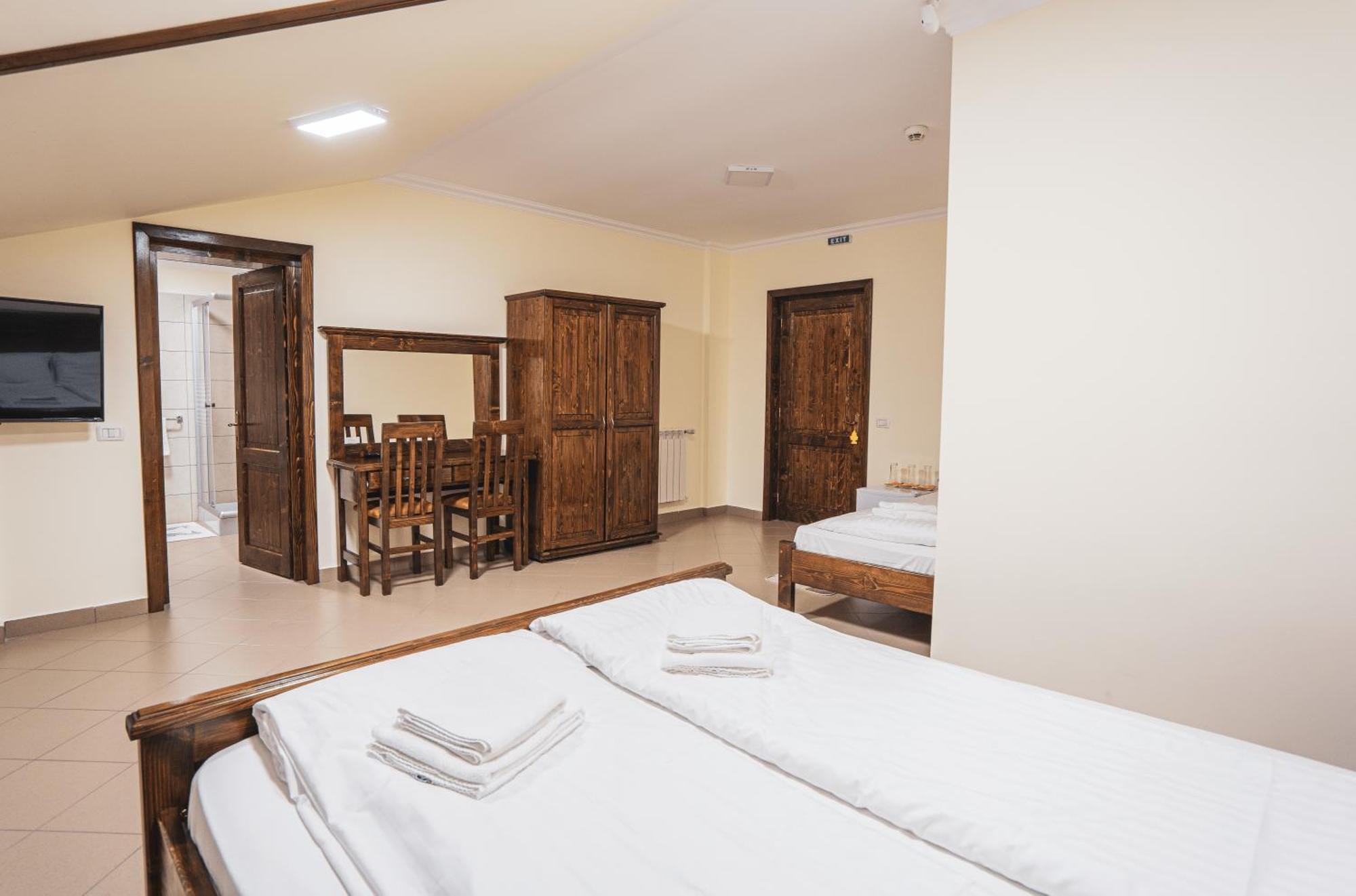 Hotel Rabbit Bran Moieciu de Jos Exterior foto